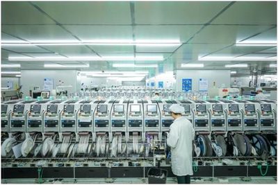 iQOO荣获电商平台的销量和销售额双冠军,参观完vivo的工厂才知道